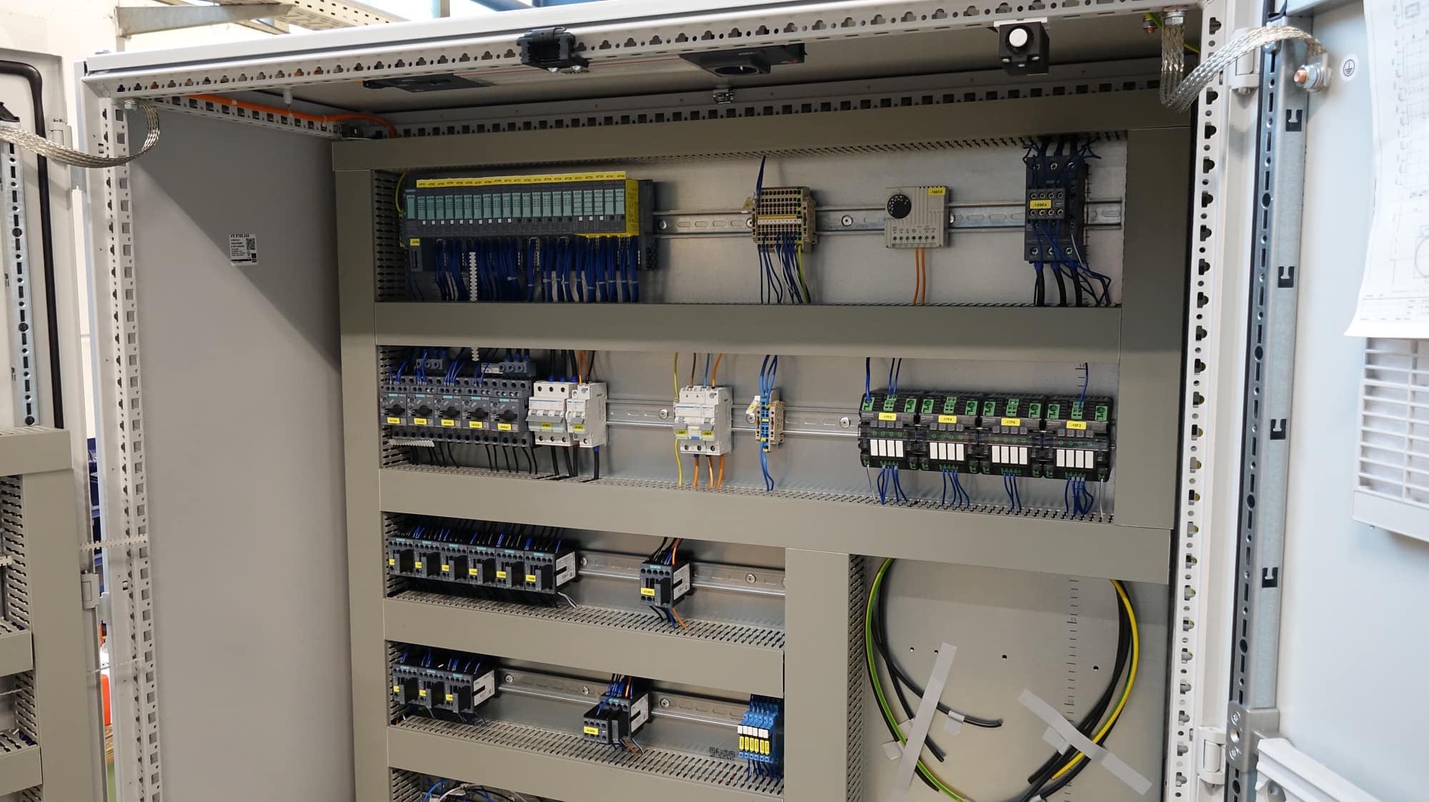 Gabinete eléctrico fabricado a la medida en PMP